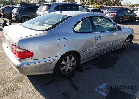 2000 Mercedes-Benz Clk 320 z USA, uszkodzony, nr VIN WDBLJ65G2YF149732